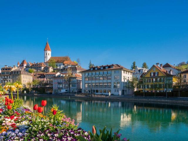 Schöne Ferienwohnung mit Seeblick Thun Exterior foto